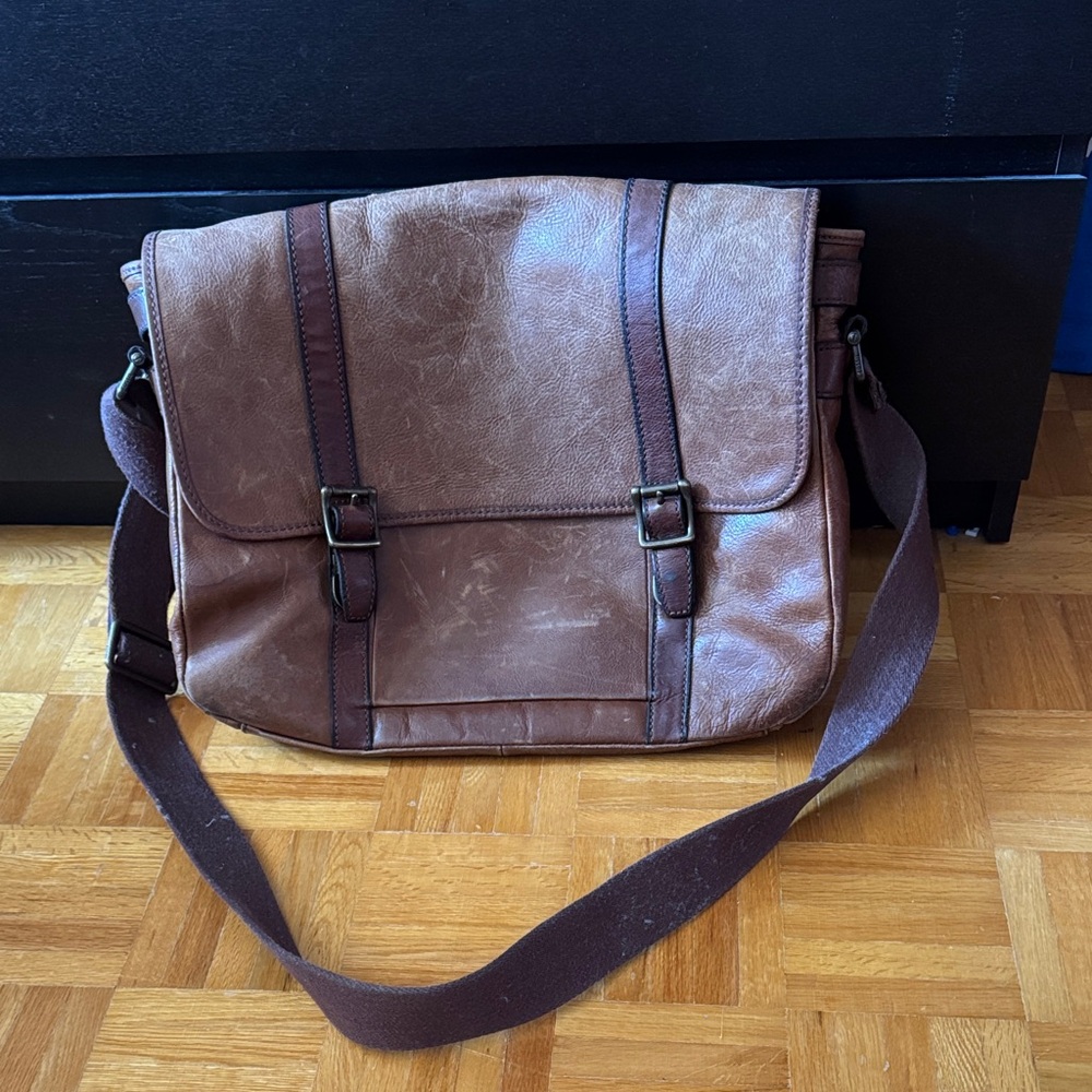 Brown Fossil Leather Messenger Bag